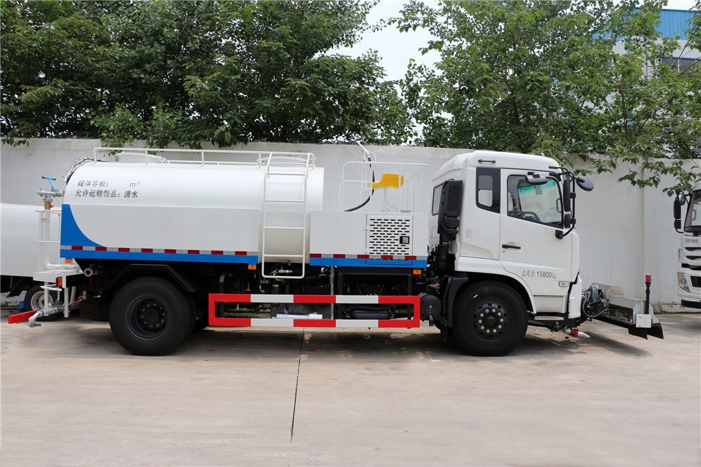 東風天錦清洗車